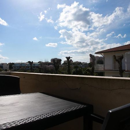 M252 - Marcelli, Ampio Trilocale A 50Mt Dal Mare Apartment Exterior photo